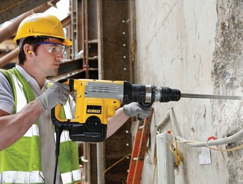 Електрически перфоратор DeWalt модел D25762K SDS-Max